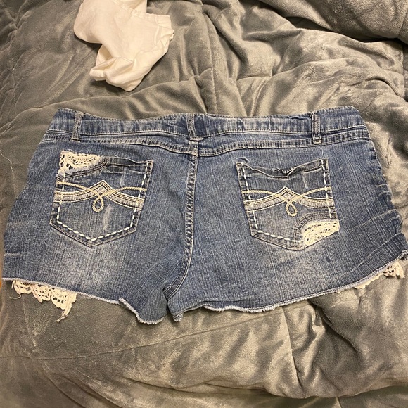 Mudd Jean Shorts - Picture 2 of 3
